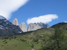 Torres_del_Paine_Mountain_View.jpg