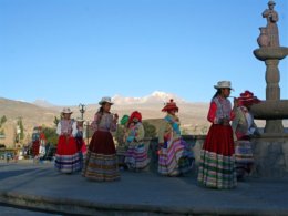 Colca_Canyon_Girls.jpg