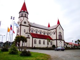 Puerto_Varas_Church.jpg