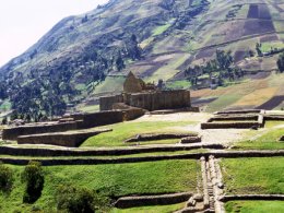 Cuenca_Ruins_of_Ingapirca.jpg