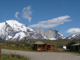 Hut_-_Torres_del_Paine.jpg